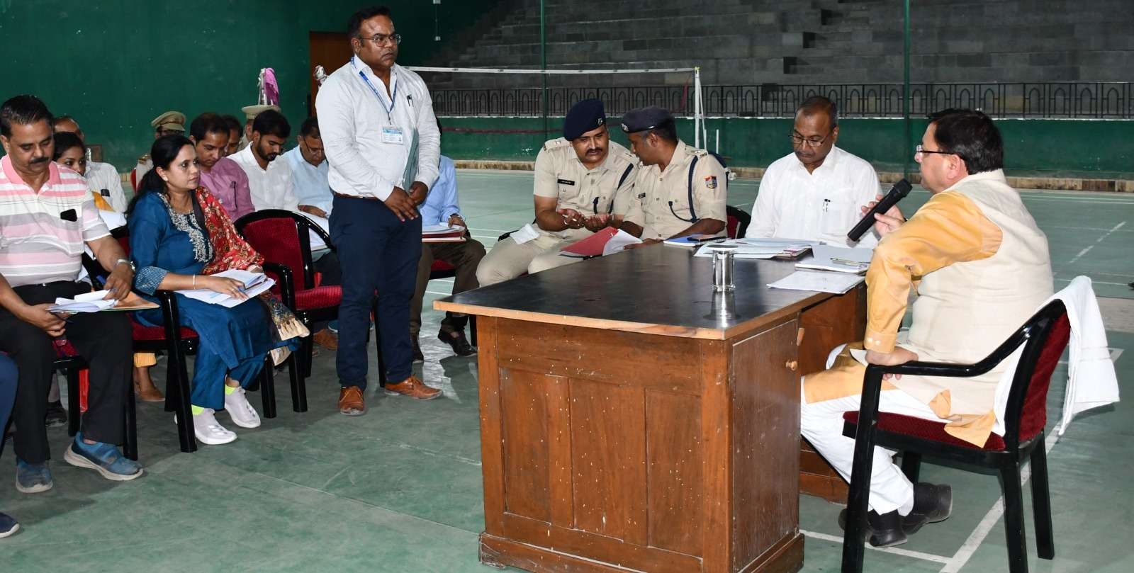 मुख्यमंत्री ने काशीपुर स्पोर्ट्स स्टेडियम में अधिकारियों के साथ की पेयजल एवं बाढ सुरक्षा कार्यों की समीक्षा