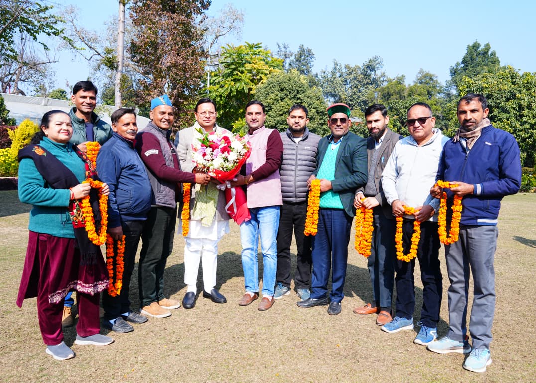 उपनल कर्मचारी संघ के पदाधिकारियों ने मुख्यमंत्री से भेंट किया