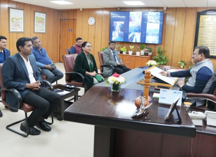 मण्डल रेल प्रबन्धक, उत्तर रेलवे मुरादाबाद के साथ मुख्य सचिव कार्यालय में बैठक सम्पन्न हुयी