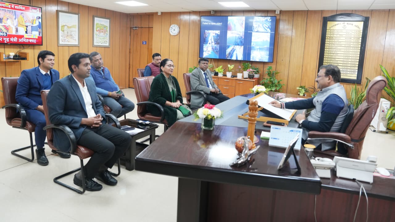 मण्डल रेल प्रबन्धक, उत्तर रेलवे मुरादाबाद के साथ मुख्य सचिव कार्यालय में बैठक सम्पन्न हुयी