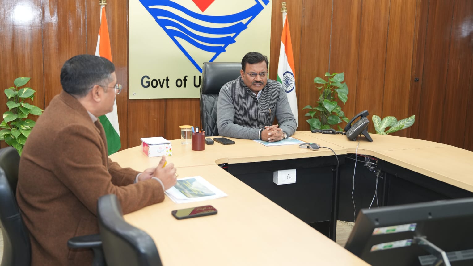 मुख्य सचिव ने निर्माणाधीन जमरानी एवं सौंग बांध परियोजनाओं की समीक्षा की