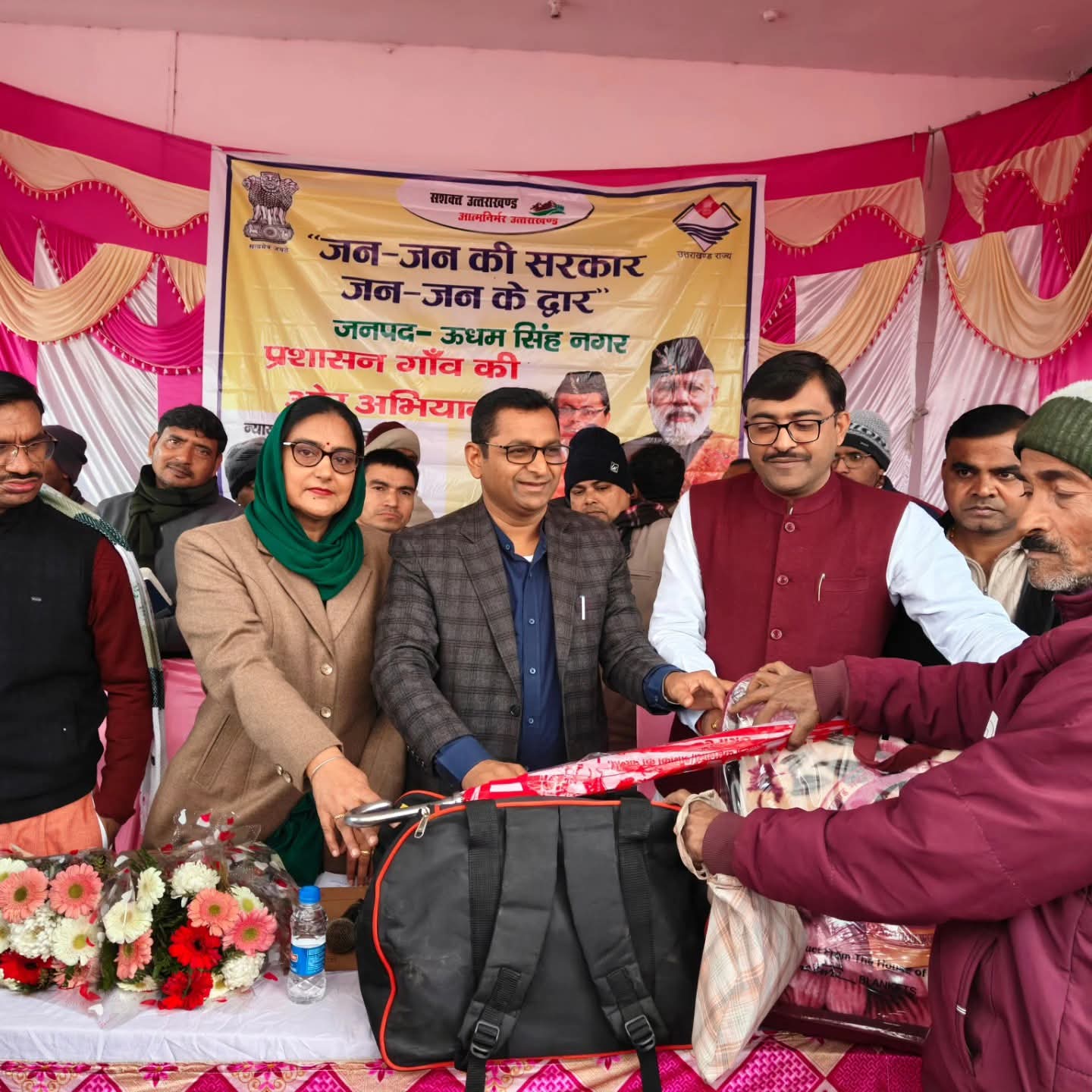 धामी सरकार जनता के द्वार पर, 452 कैम्पों में 356992 नागरिकों की सहभागिता