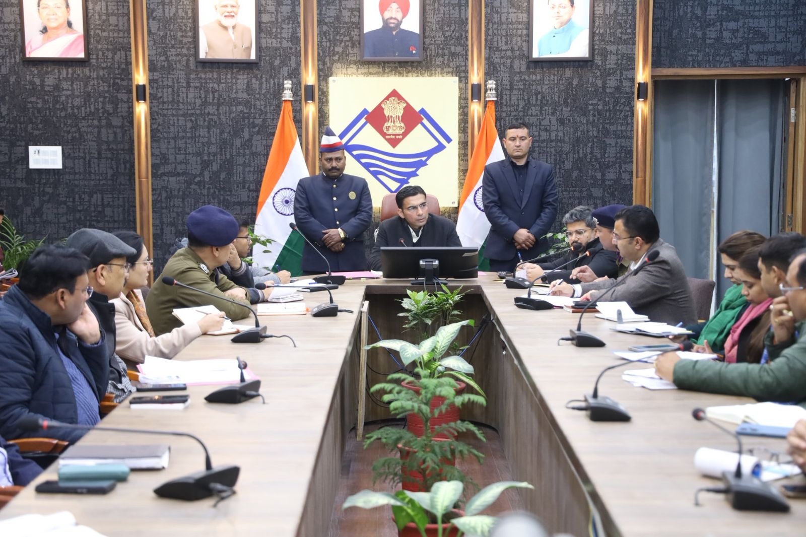 गणतंत्र दिवस समारोह की तैयारियों को लेकर ऋषिपर्णा सभागार कलेक्ट्रेट डीएम ने ली महत्वपूर्ण बैठक 