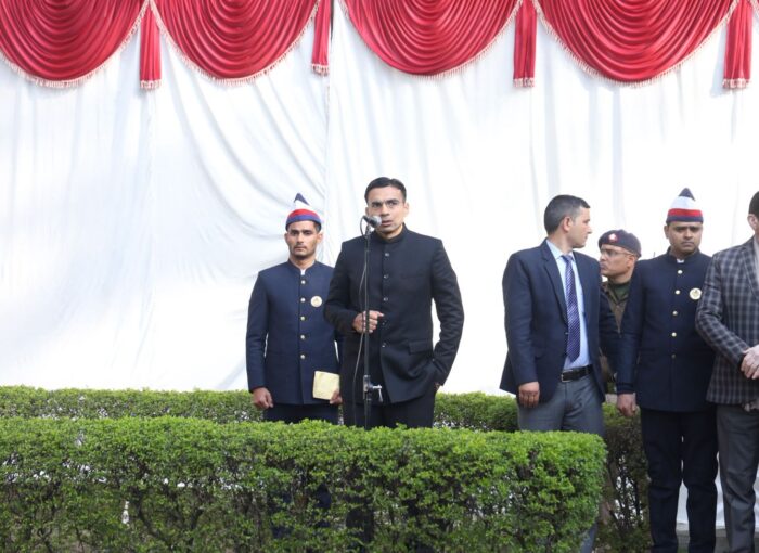 गणतंत्र दिवस पर जिलाधिकारी सविन बंसल ने कलेक्ट्रेट परिसर में किया ध्वजारोहण