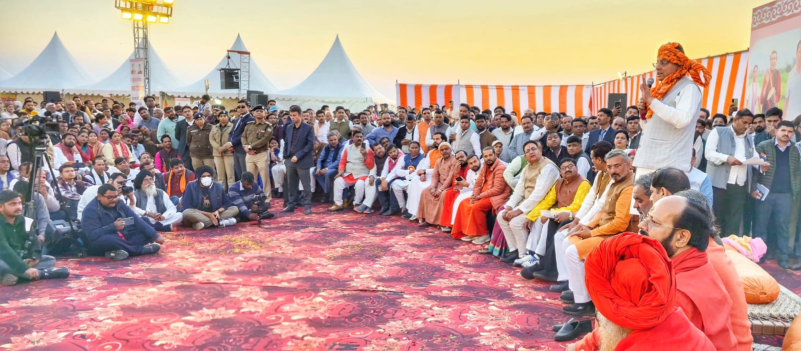 सीएम धामी हरिद्वार में एक्शन मोड में – चौपाल में सुनी समस्याएं