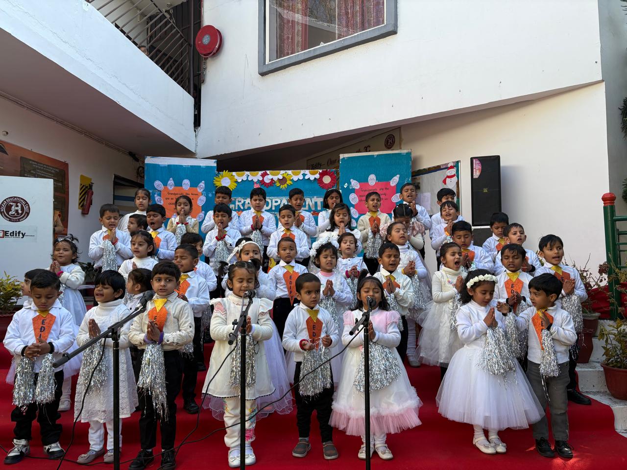 एडिफाई वर्ल्ड स्कूल में दो दिवसीय ‘कॉफी मॉर्निंग’ और ‘ग्रैंडपेरेंट्स डे’ उत्सव का सफलतापूर्वक आयोजन किया गया