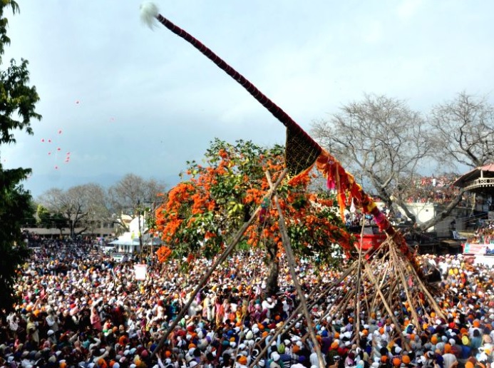 झंडा मेला इस बार आठ मार्च को आरोहण के साथ शुरू होकर 27 मार्च तक चलेगा