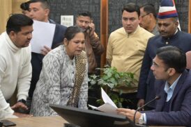 जनता दर्शन में उमड़ी भीड़ः 1़9़5 फरियादी पहुंचे समाधान की आस में, देहरादून