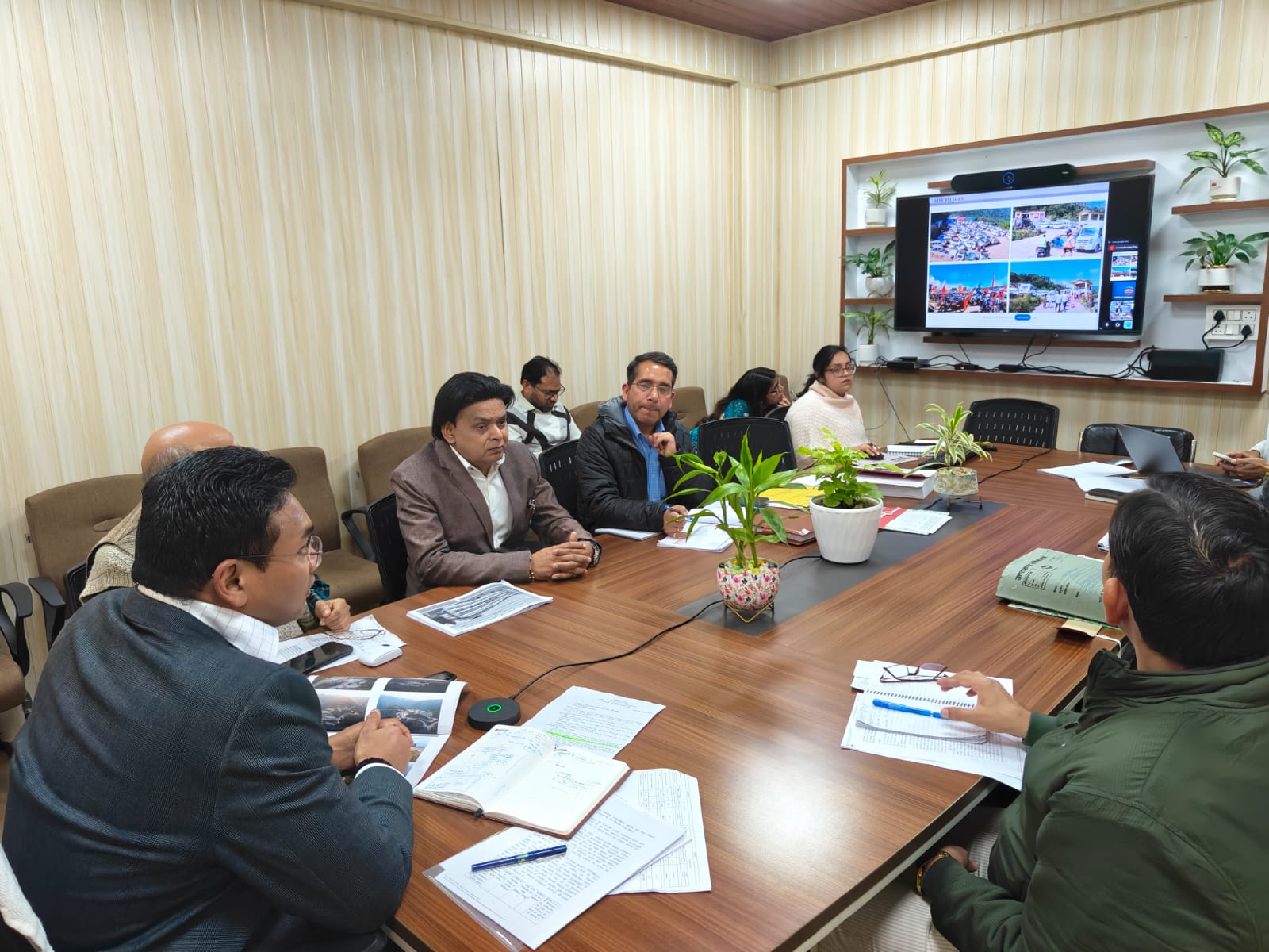 नीलकंठ महादेव में आधुनिक पार्किंग और 2 बेड का आकस्मिक स्वास्थ्य केंद्र होगा स्थापित