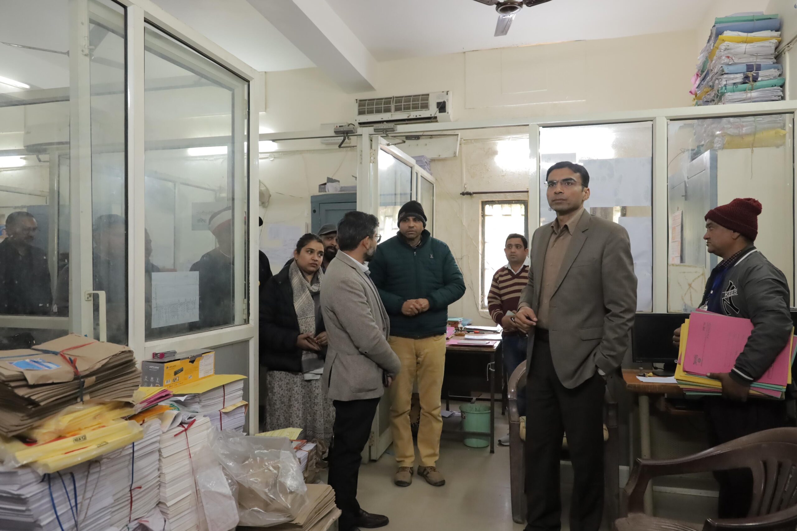 डीएम ने पकड़ा कूटरचित दस्तावेज से भूमि क्रय-विक्रय मामला; बिल्डर्स क्रेता-विक्रेता पर संगीन धाराओं में मुकदमा दर्ज