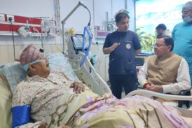 मुख्यमंत्री ने एम्स ऋषिकेश पहुंचकर सतपाल महाराज के स्वास्थ्य की जानकारी ली