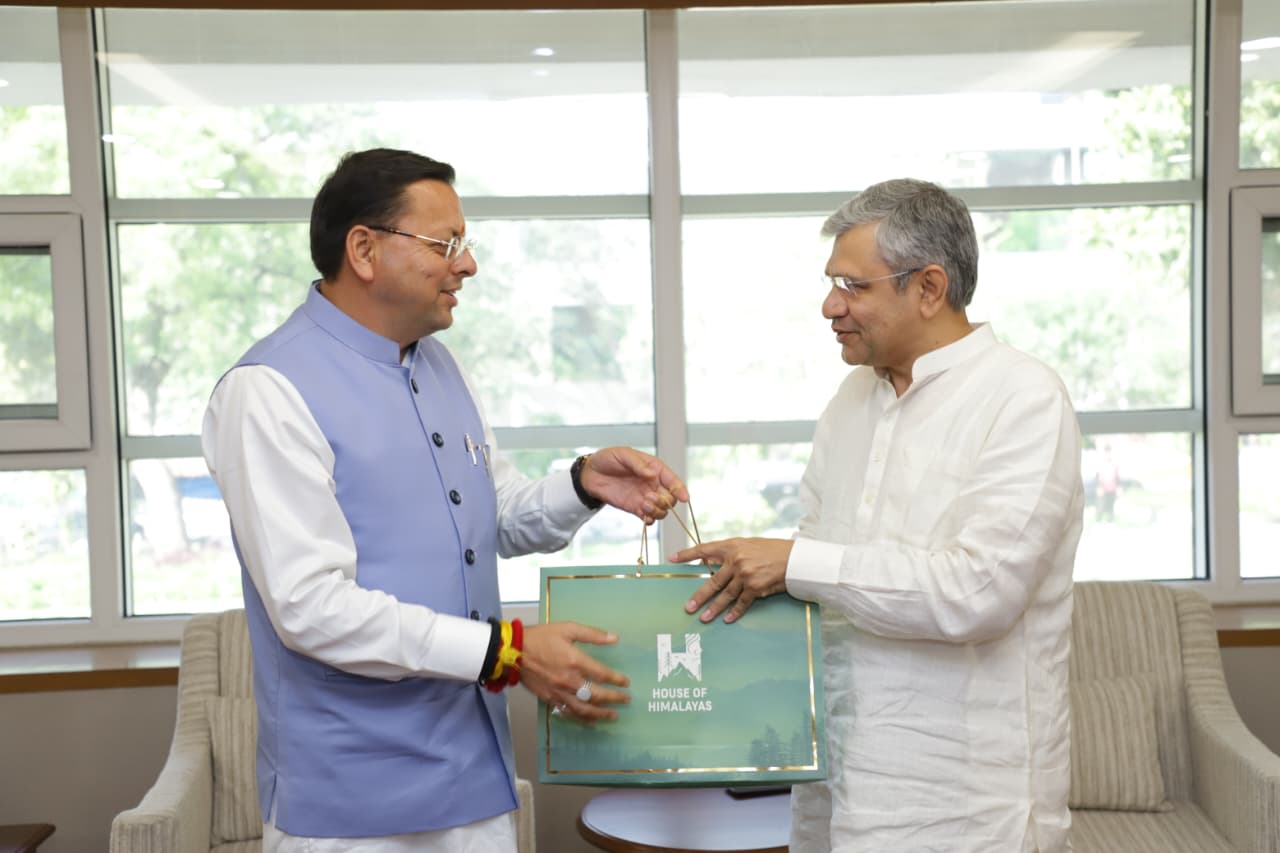 मुख्यमंत्री ने केंद्रीय मंत्री से भेंट कर रेल एवं ‘डिजिटल कुम्भ 2027’ पर की चर्चा