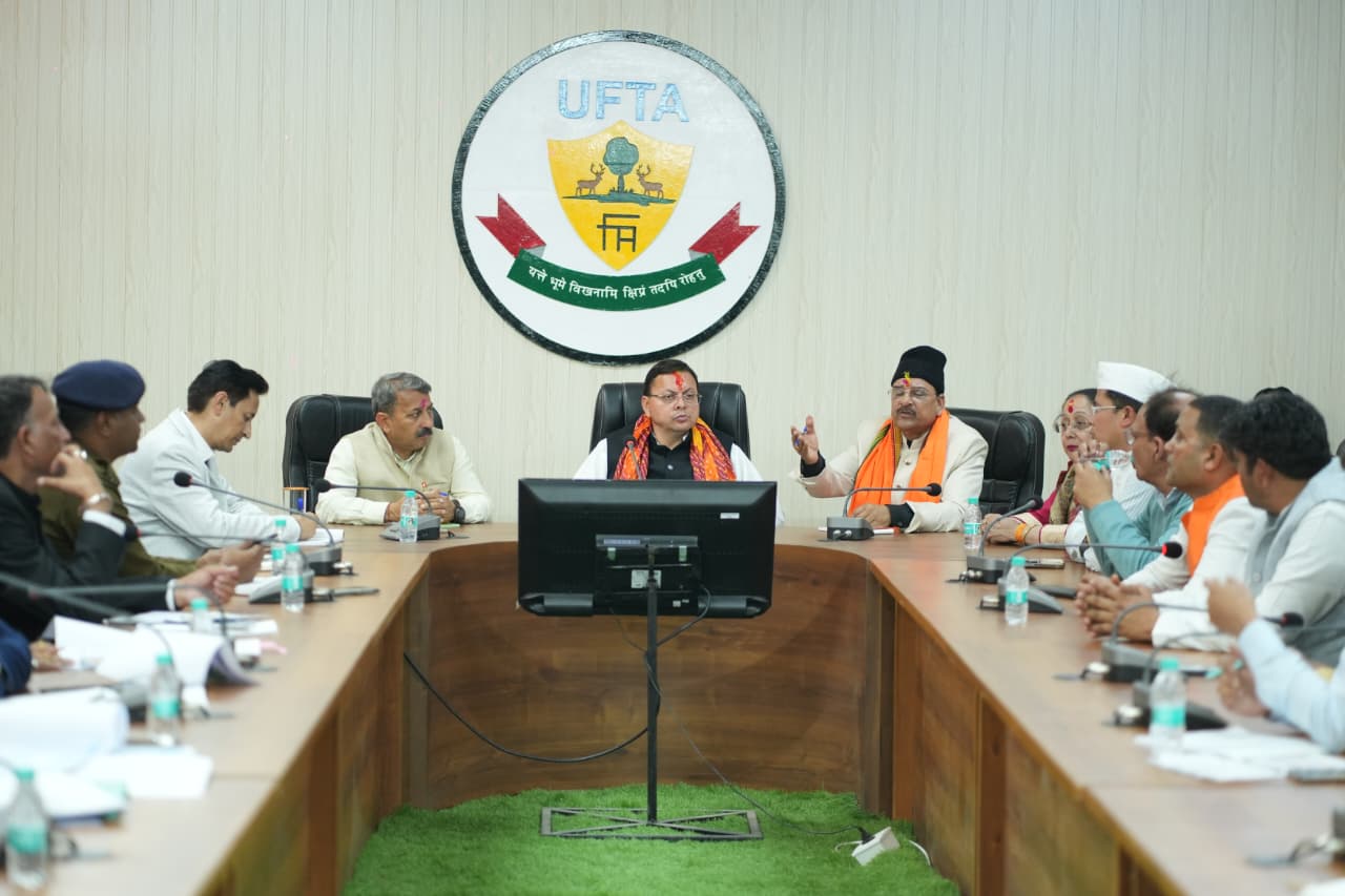 विकास कार्यों में लापरवाही पर सख्त चेतावनी – “कार्य समयबद्ध और समन्वय से हों”