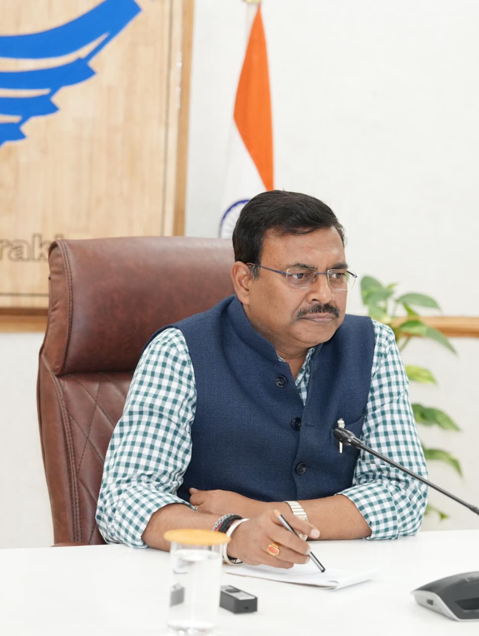 प्रदेश में एलपीजी गैस आपूर्ति की समीक्षा, पर्याप्त उपलब्धता सुनिश्चित