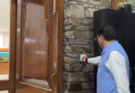 मुख्यमंत्री धामी ने अर्थ ऑवर पर दिया पर्यावरण संरक्षण का संदेश