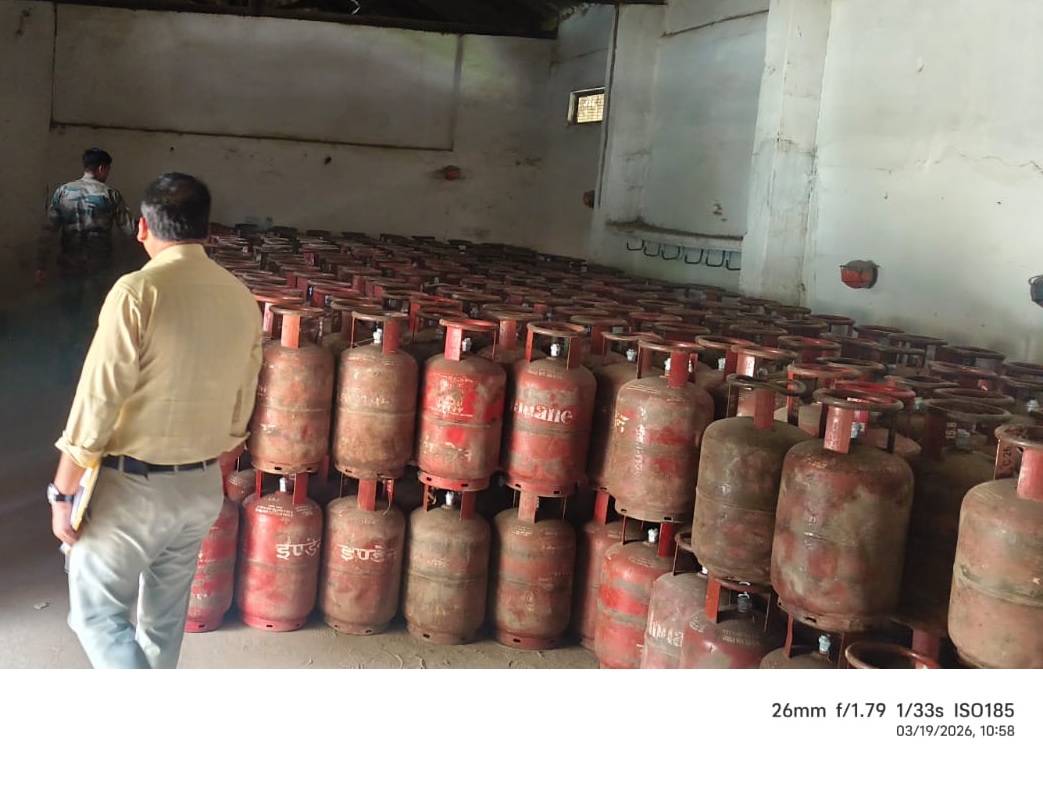 देहरादून: कालाबाजारी रोकने तथा शत्प्रतिशत् होमडिलिविरी सुनिश्चित करवाने के निर्देश