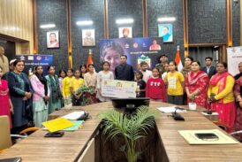 नवरात्र के पावन अवसर पर  डीएम ने की देवियों की स्तुति; 10 बालिकाओं की शिक्षा पुनर्जीवित 