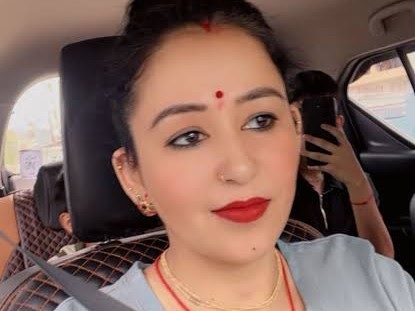 व्लॉगर ज्योति अधिकारी ने फेसबुक लाइव आकर दी खुदकुशी की धमकी