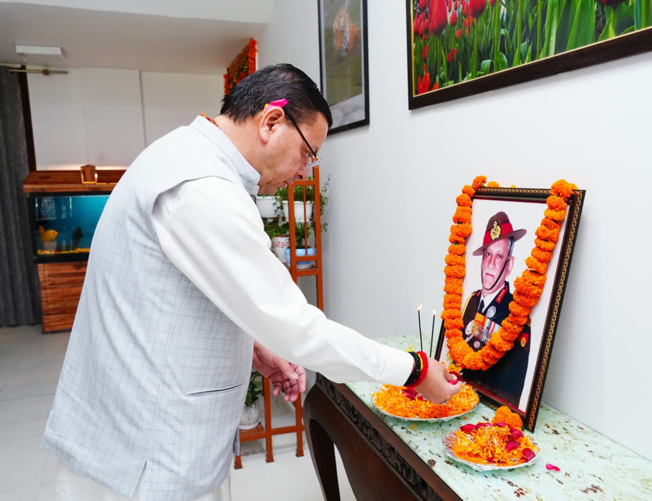 मुख्यमंत्री ने उत्तराखंड के गौरव, जनरल बिपिन रावत की जयंती पर श्रद्धा सुमन अर्पित कर भावपूर्ण स्मरण किया
