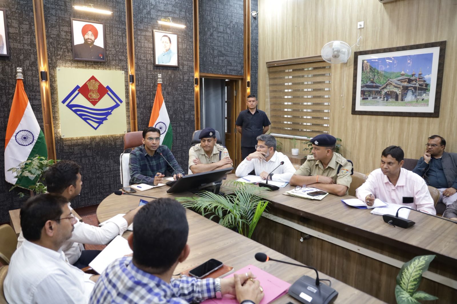 प्रधानमंत्री के प्रस्तावित जनपद भ्रमण कार्यक्रम के दृष्टिगत जिला प्रशासन अलर्ट