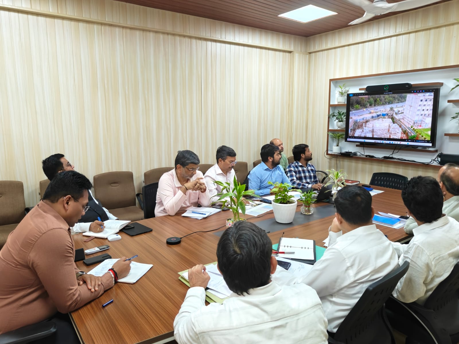 हरिद्वार में तेजी से बन रहा पीएम यूनिटी मॉल