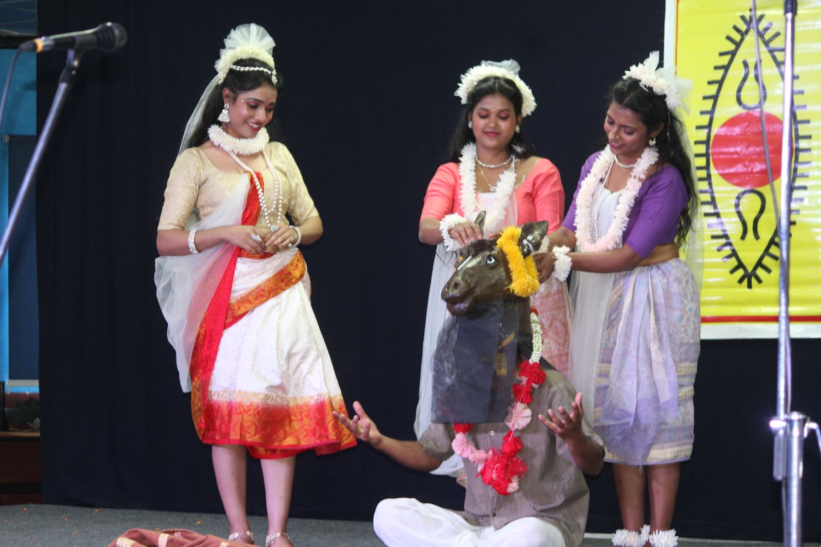 SPIC MACAY Brings Naya Theatre’s ‘A Midsummer Night’s Dream’ to Uttarakhand