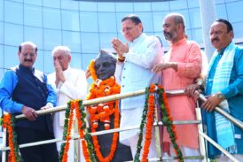 मुख्यमंत्री ने हेमवती नंदन बहुगुणा की 107वीं जयंती के अवसर पर भावपूर्ण श्रद्धांजलि अर्पित की