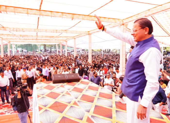 मुख्यमंत्री ने डी.ए.वी. पीजी कॉलेज, देहरादून में आयोजित छात्रसंघ समारोह में प्रतिभाग किया