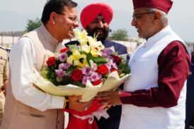 उपराष्ट्रपति के देवभूमि उत्तराखण्ड आगमन पर मुख्यमंत्री ने उनका स्वागत किया