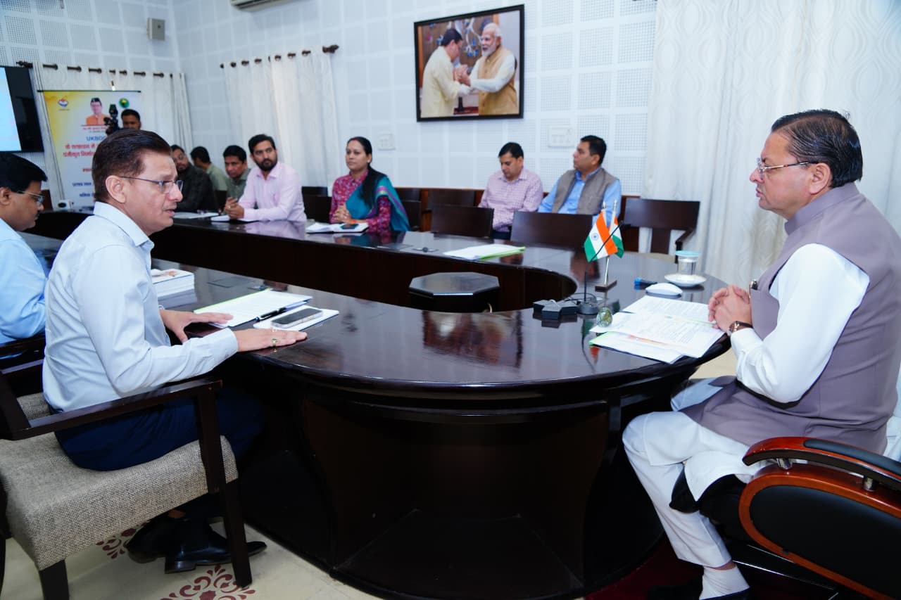 पलायन रोकने के लिए श्रमिकों को दिया जाए कौशल प्रशिक्षण : मुख्यमंत्री