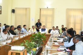 मुख्यमंत्री ने हल्द्वानी में वरिष्ठ प्रशासनिक अधिकारियों के साथ उच्चस्तरीय समीक्षा बैठक की