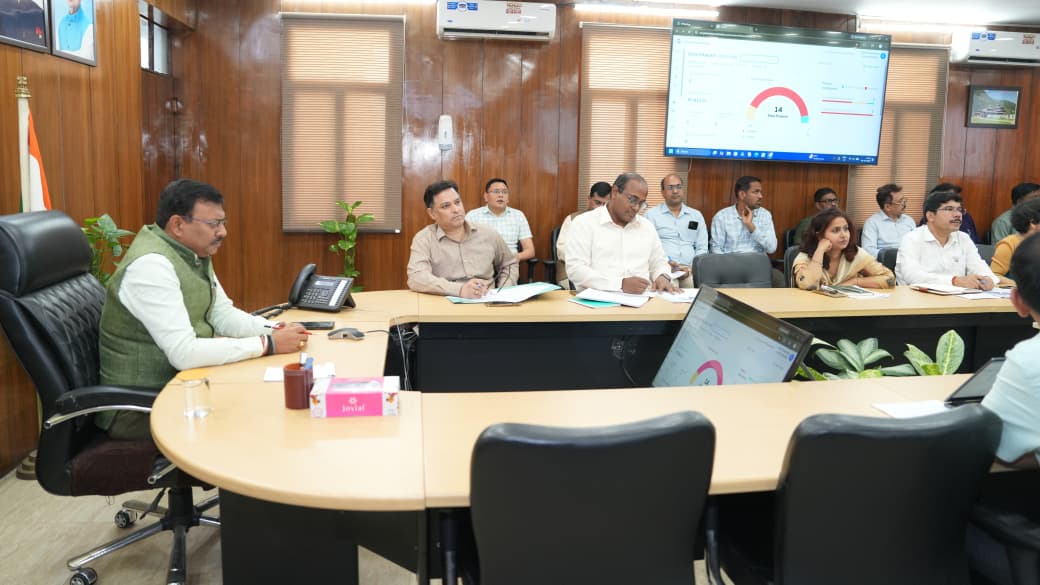 सचिवालय में स्टेट प्रगति पोर्टल की समीक्षा