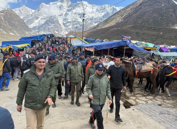 केदारनाथ यात्रा: एसपी रुद्रप्रयाग का पैदल निरीक्षण, सुरक्षा व्यवस्था का लिया जायजा