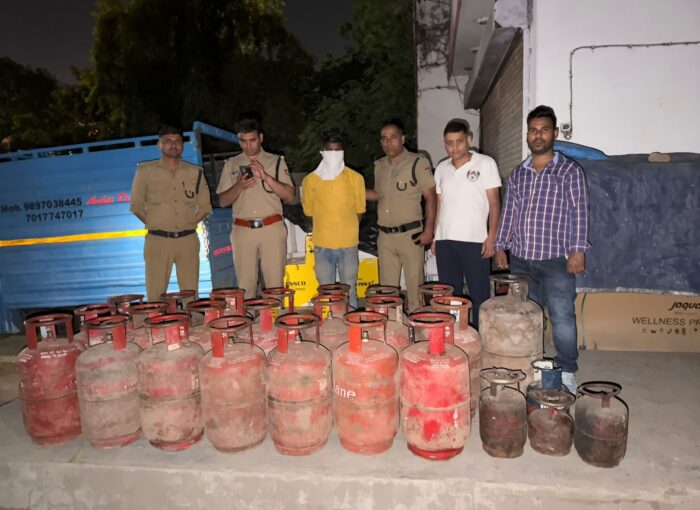 डीएम के निर्देश पर अवैध गैस कारोबार पर बड़ी कार्रवाई