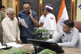 जनता दर्शन में फरियादी के पुनः पंहुचने पर डीएम ने पत्रावली की तलब