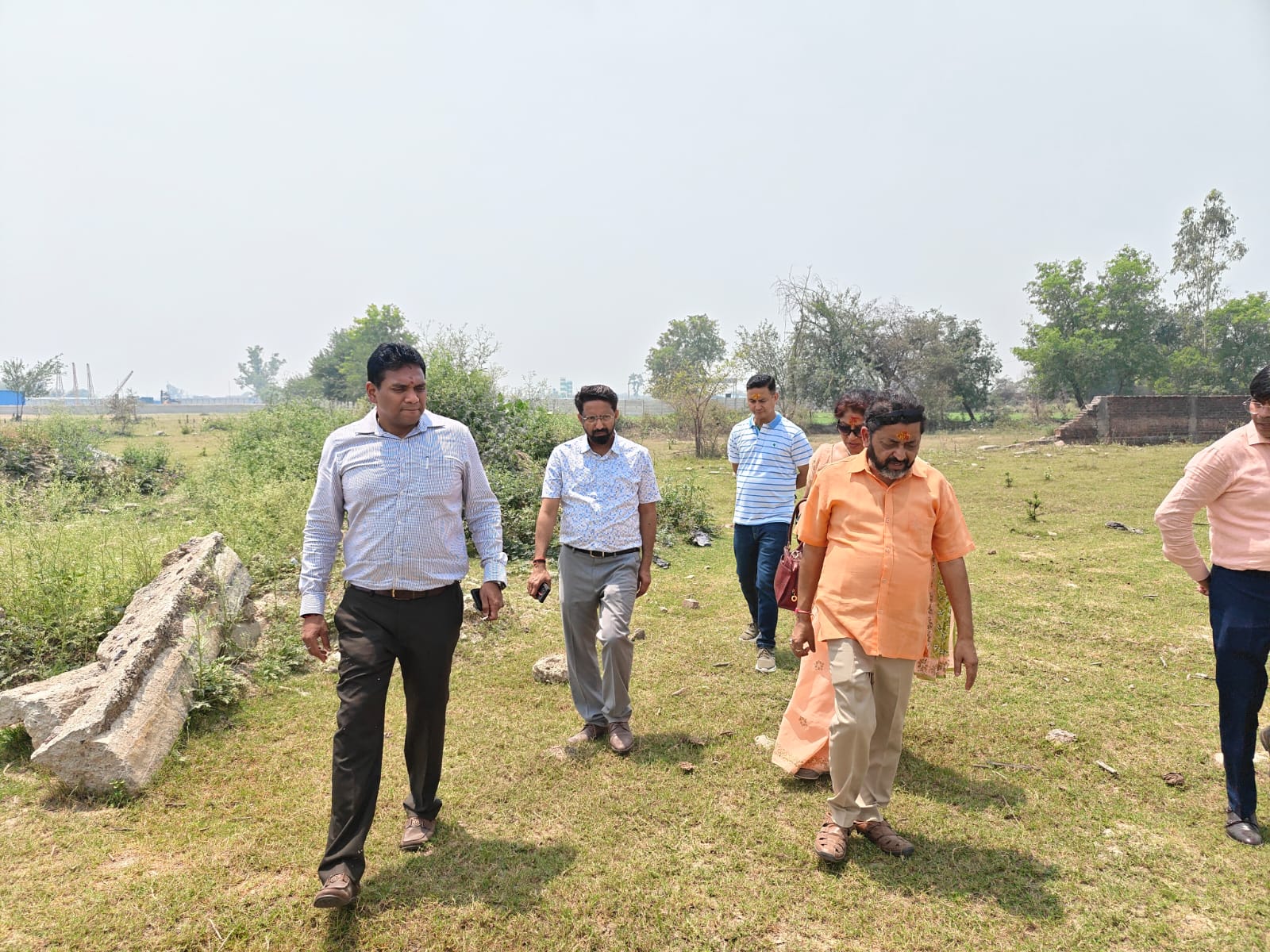 सचिव आवास व राज्य संपत्ति ने लिया अयोध्या अतिथि गृह निर्माण स्थल का जायजा