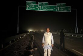 सीएम धामी ने दिल्ली से देहरादून का सफर ढाई घंटे में तय किया