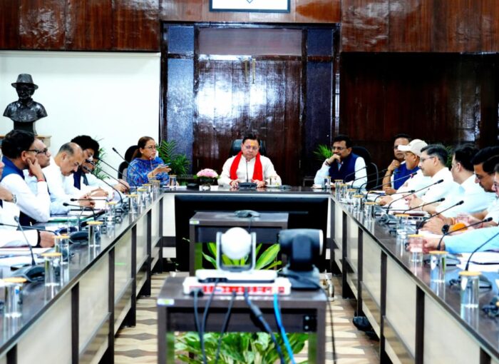 जिला स्तर के मामलों को शासन तक लाने पर मुख्यमंत्री ने जताई नाराजगी