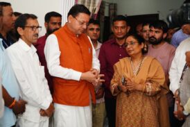 बसंत विहार स्थित निवास पहुंचकर मुख्यमंत्री धामी ने खण्डूरी परिवार को दी सांत्वना