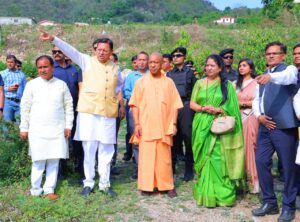 Yogi Adityanath and Pushkar Singh Dhami Arrive in Yamkeshwar; Share Vision for Development