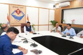 ग्लेशियर झीलों की प्रभावी निगरानी जरूरी, जल्द शुरू हो उपकरण लगाए जाने का कार्य -मुख्य सचिव
