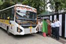 मार्डन बनता आधुनिक इंटेसिंव केयर सेंटर; मिली 41 सीटर बस की सौगात; डीएम ने दिखाई हरी झण्डी