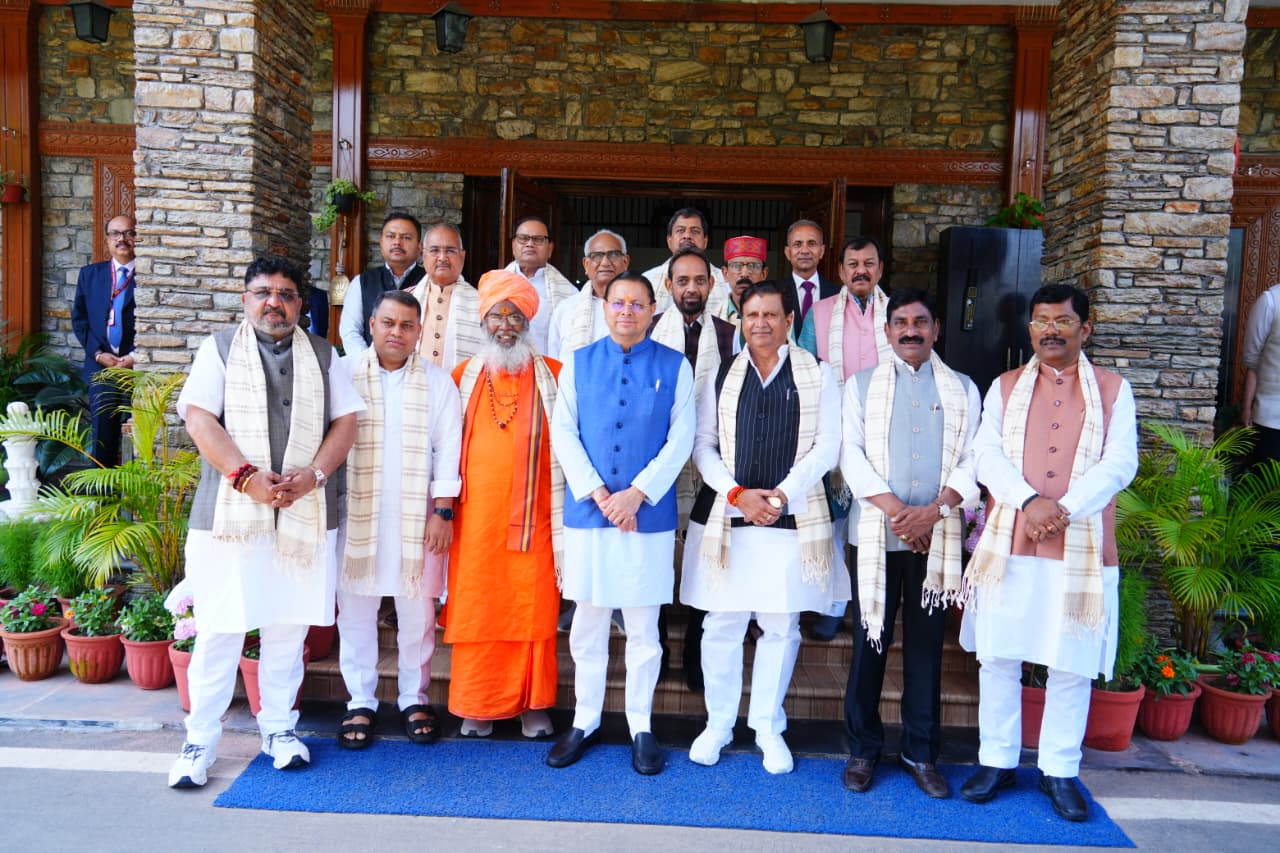 मुख्यमंत्री धामी से ओबीसी वेलफेयर पार्लियामेंट्री कमेटी के प्रतिनिधिमण्डल ने भेंट की