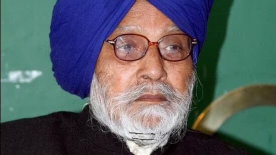 राज्य सफाई कर्मचारी आयोगके कार्यालय पहुंचे अटवाल