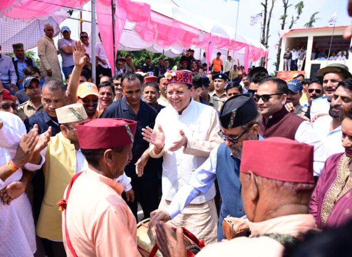 मुख्यमंत्री  ने जौनसार बावर लोक सांस्कृतिक महोत्सव एवं क्रीड़ा समारोह-2026 में प्रतिभाग किया