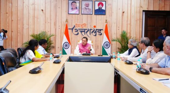 A delegation led by the Railway Board Chairman met Chief Minister Dhami.