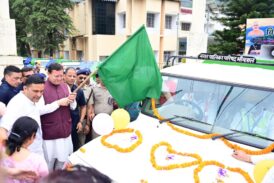 भीमताल नगर पालिका को मिले पांच नए कूड़ा वाहन