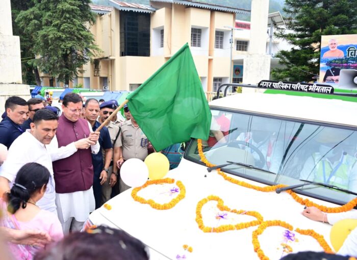 भीमताल नगर पालिका को मिले पांच नए कूड़ा वाहन