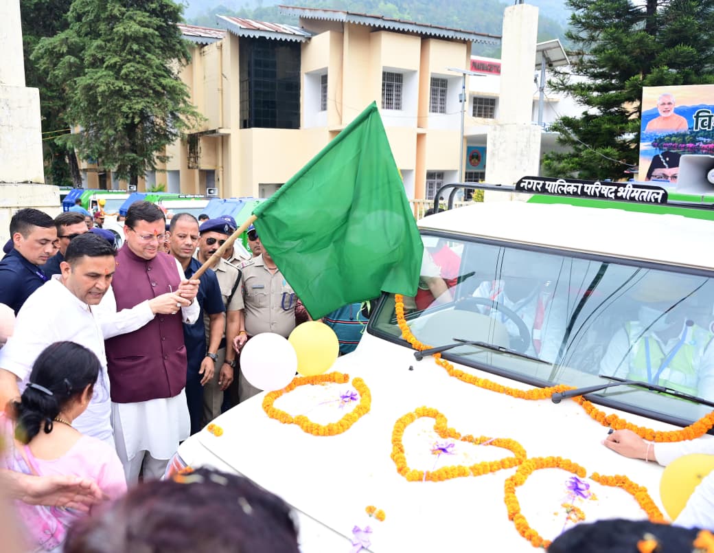 भीमताल नगर पालिका को मिले पांच नए कूड़ा वाहन