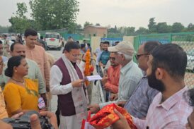 मुख्यमंत्री धामी ने लोहियाहेड कैंप कार्यालय में  जनता व जनप्रतिनिधियों  से मुलाकात कर जनसमस्याएं सुनी